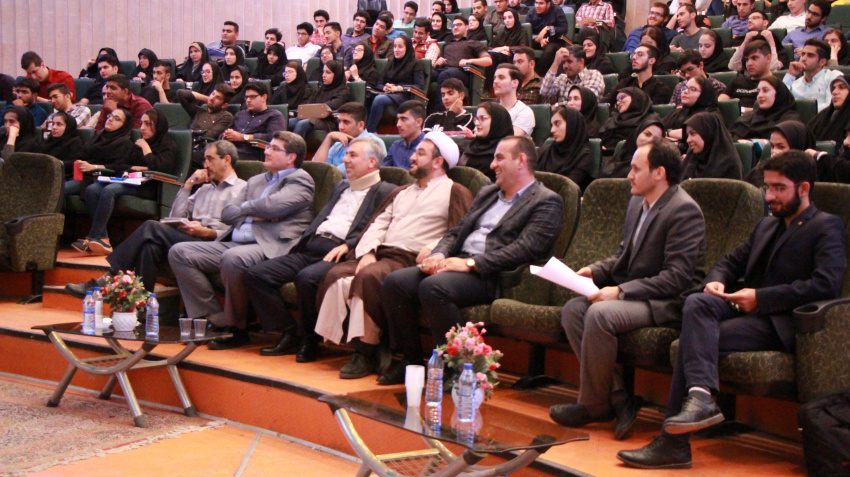 سخنرانی معاون بهداشتی دانشگاه علوم پزشکی اراک در مراسم توجیهی دانشجویان جدیدالورود در راستای خود مراقبتی  ، سالن همایش دانشکده سردشت ، ۸ مهر ماه