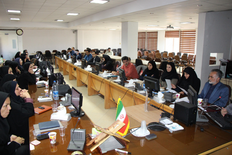 کارگاه اموزش و خدمات هنگام ازدواج، سالن جلسات مرکز بهداشت استان مرکزی، ۲۳ مهر ماه