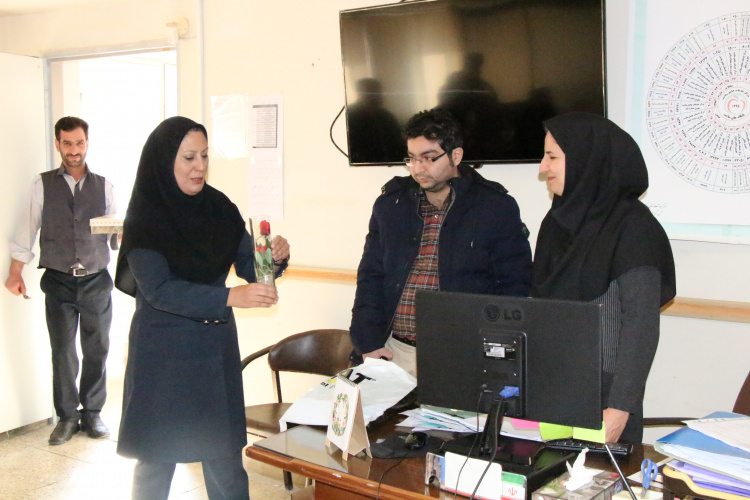 تقدیر و تشکر از پرسنل پرستاری شاغل در مرکز بهداشت استان مرکزی ، ۱۱ دی ماه