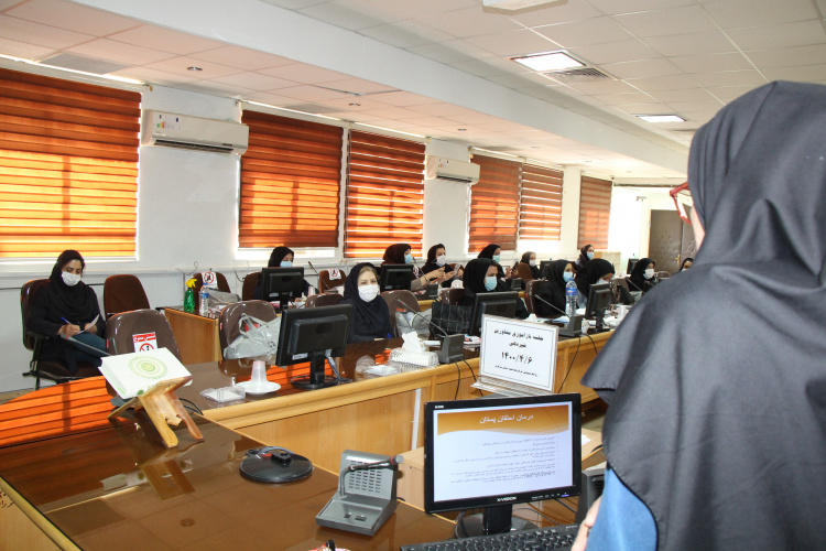 جلسه بازآموزی مشاورین شیردهی، سالن جلسات مرکز بهداشت استان مرکزی، ۶ تیر ماه