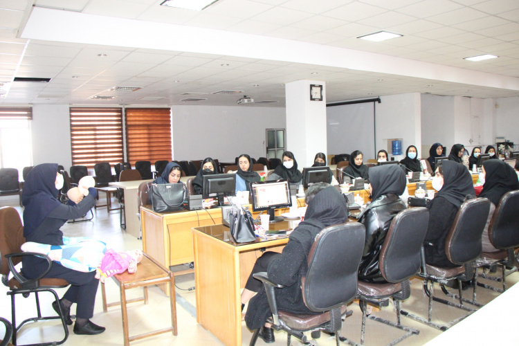 کارگاه تسهیل چالشهای شیردهی در نوزادان نارس(پزشکان)، سالن جلسات مرکز بهداشت استان مرکزی، ۱۲ آذر ماه