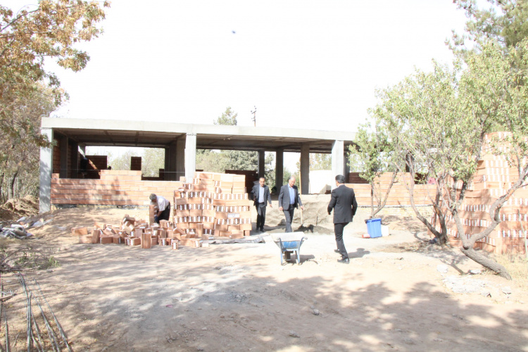 بازدید معاون اجرایی مرکز بهداشت استان مرکزی از پروژه در حال ساخت مرکز خدمات جامع سلامت و زیست پزشک روستای گرکان