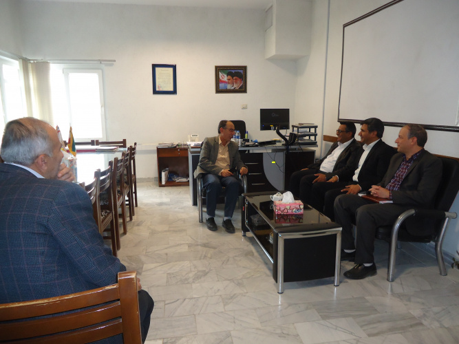 بازدید سرپرست معاونت بهداشتی و تیم همراه از مرکز بهداشت شهرستان اراک