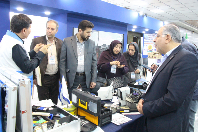 بازدید از غرفه سلامت کار وزارت بهداشت درمان و آموزش پزشکی