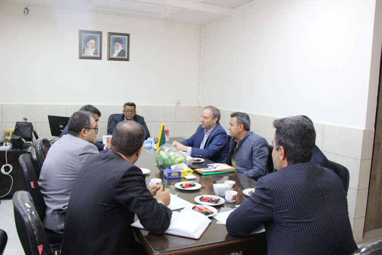 نشست هم اندیشی معاون بهداشتی و رئیس شبکه بهداشت شهرستان شازند انجام شد