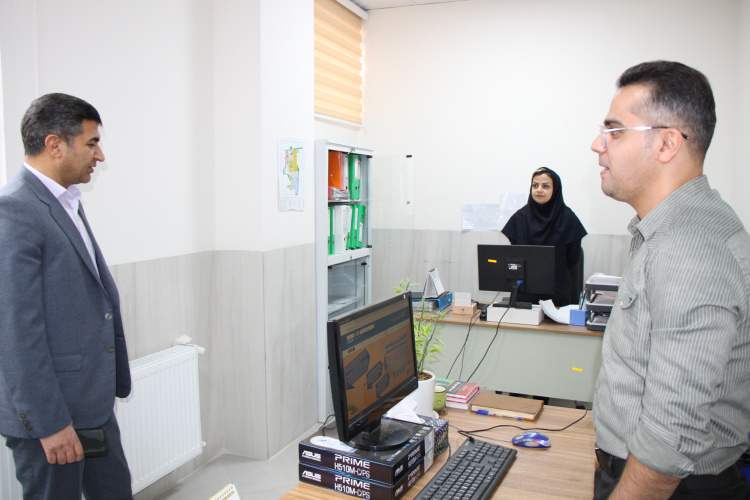 بازدید مسئول ستاد نوروزی دانشگاه علوم پزشکی و خدمات بهداشتی درمانی اراک از مرکز خدمات جامع سلامت پیله رودی