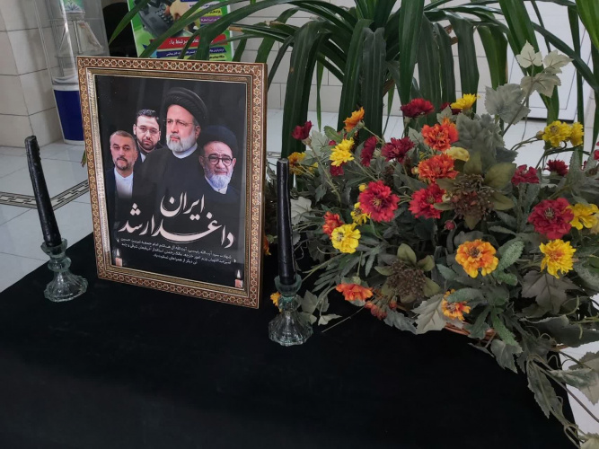 گزارش تصوری/ رنگ و بوی غم در معاونت بهداشت دانشگاه علوم پزشکی استان مرکزی امروز