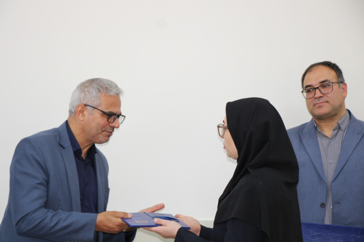 آئین تکریم و معارفه سرپرست شبکه بهداشت و درمان شازند برگزار شد