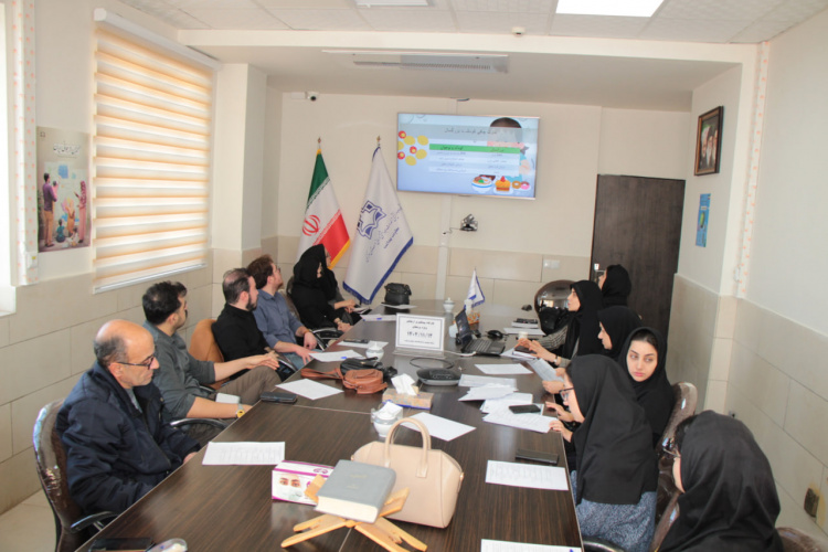 برگزاری کارگاه آموزشی پیشگیری و کنترل چاقی کودکان و نوجوانان در دانشگاه علوم پزشکی اراک